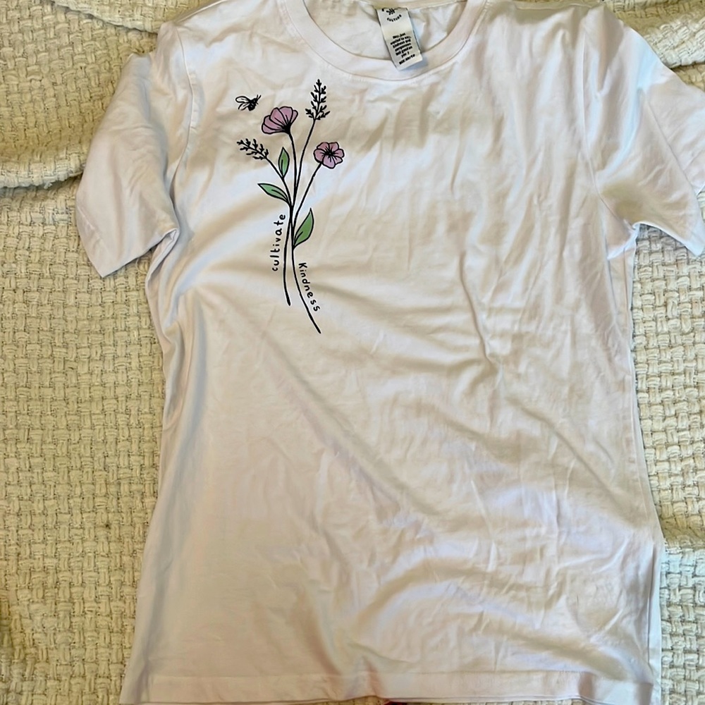 Wholesome culture XS t shirt